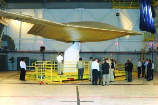 轟-20首飛成功，世界震驚的航空里程碑事件，轟-20首飛成功，航空里程碑事件震撼全球