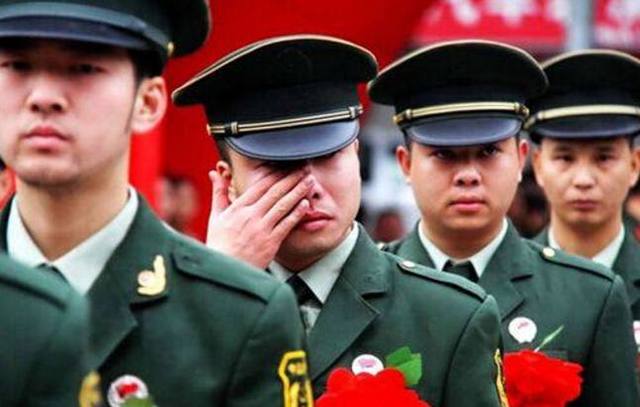關(guān)于兩年兵退伍能否獲得十萬補(bǔ)償?shù)奶接?，兩年兵退伍補(bǔ)償探討，能否獲得十萬補(bǔ)償？