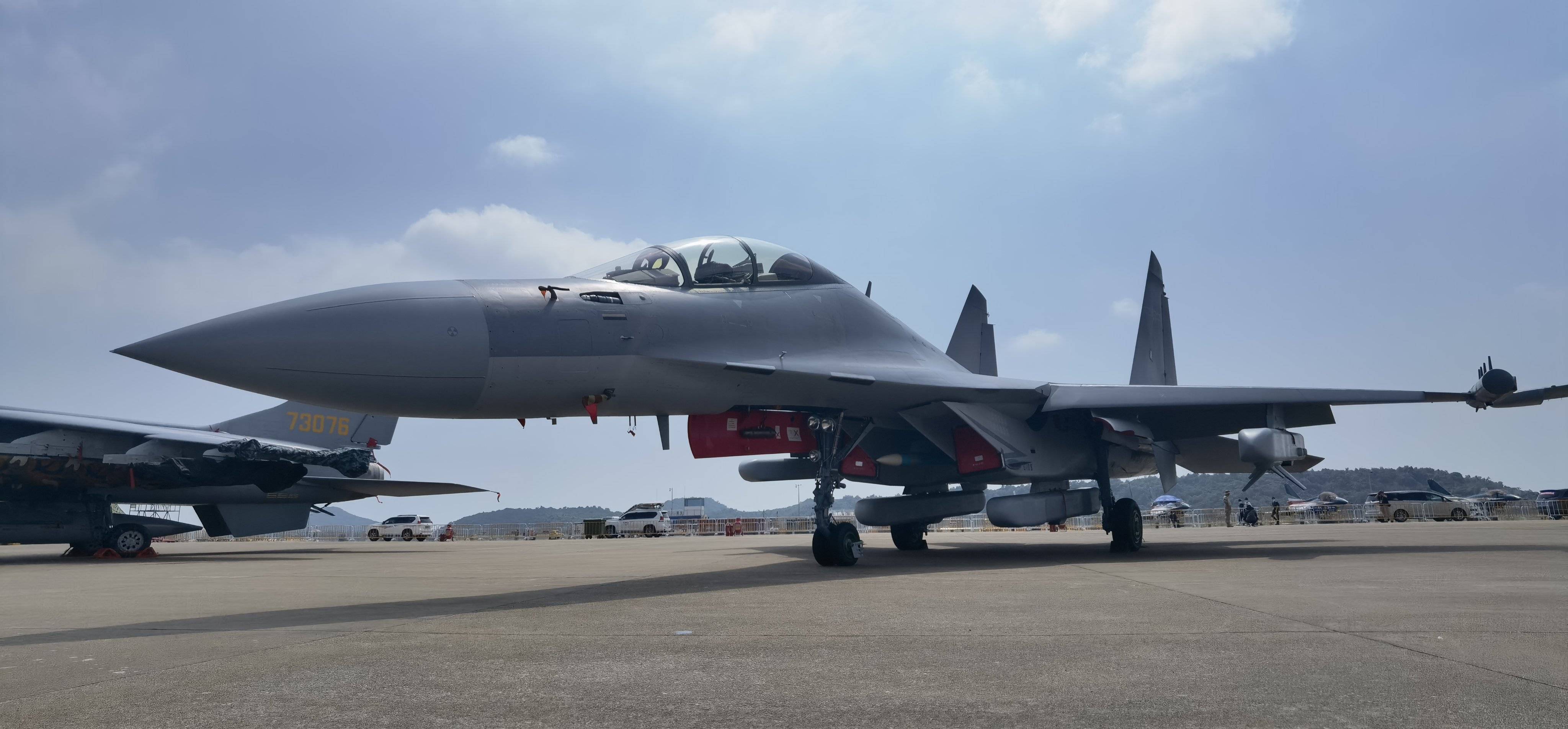 殲十六，中國(guó)航空工業(yè)的驕傲與力量，殲十六，中國(guó)航空工業(yè)的榮耀與力量之巔