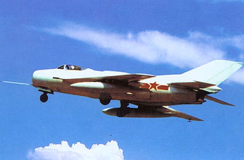 殲-5戰(zhàn)斗機，中國空軍的重要里程碑，殲-5戰(zhàn)斗機，中國空軍里程碑之重要篇章