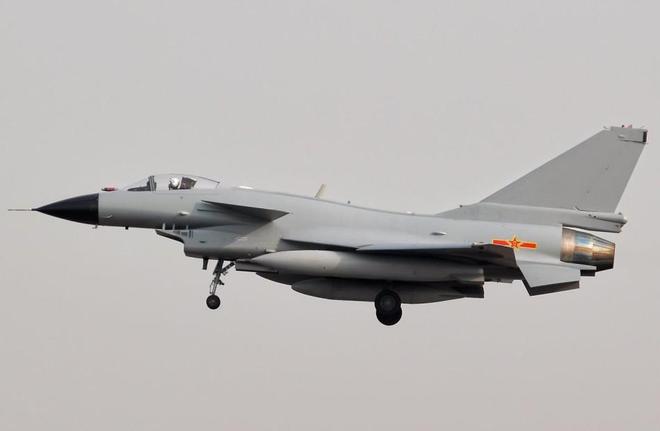 殲十，中國(guó)空軍力量的璀璨明珠，殲十——中國(guó)空軍力量的驕傲明珠