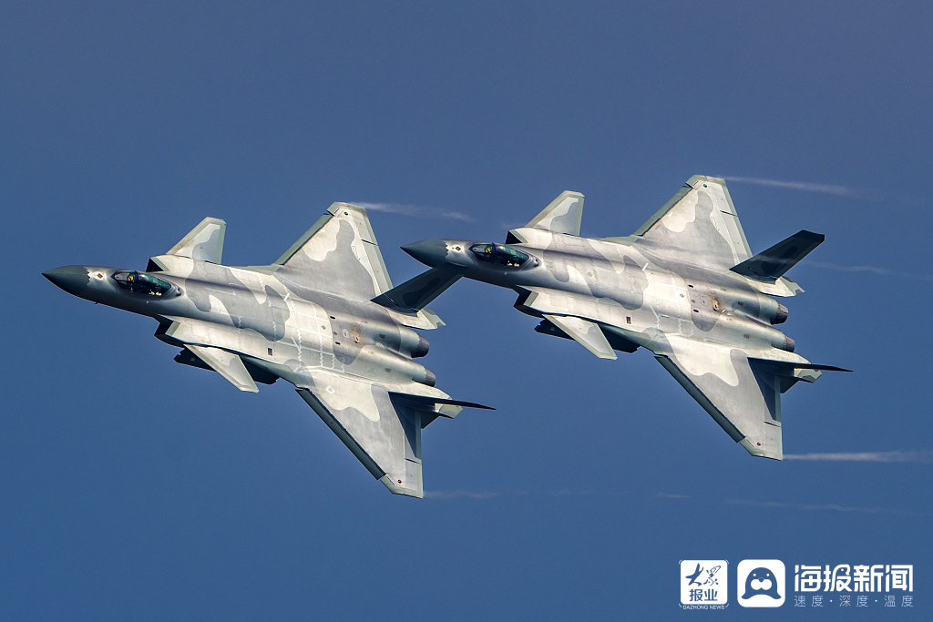 殲-10D黃皮機首飛，揭秘新一代戰(zhàn)斗機的卓越性能與獨特魅力，殲-10D黃皮機首飛揭秘，新一代戰(zhàn)斗機的超凡性能與獨特風(fēng)采