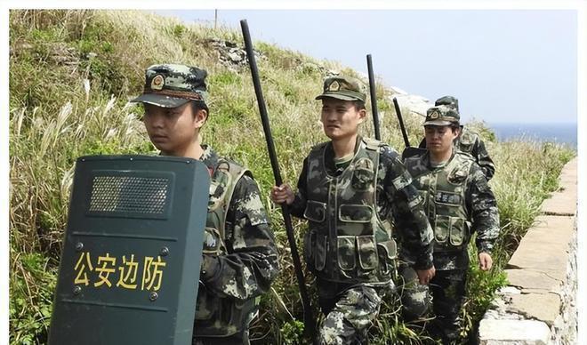 關(guān)于2013年解放軍武警沖突，深度解析與理解，揭秘真相，深度解析與理解2013年解放軍武警沖突事件