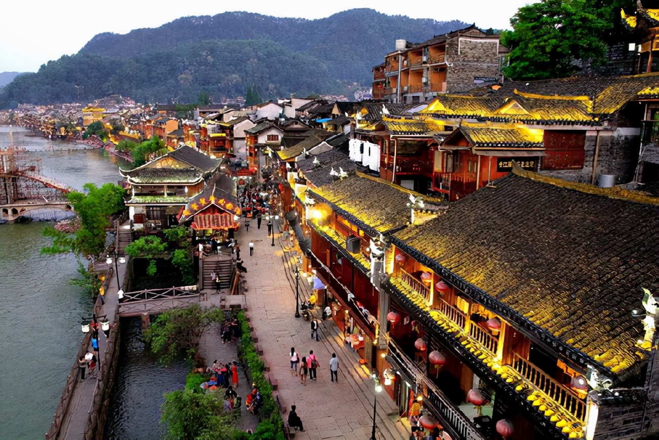 鳳凰古城，探尋神秘湘西的千年魅力之地，鳳凰古城，探尋神秘湘西千年魅力的魅力之地