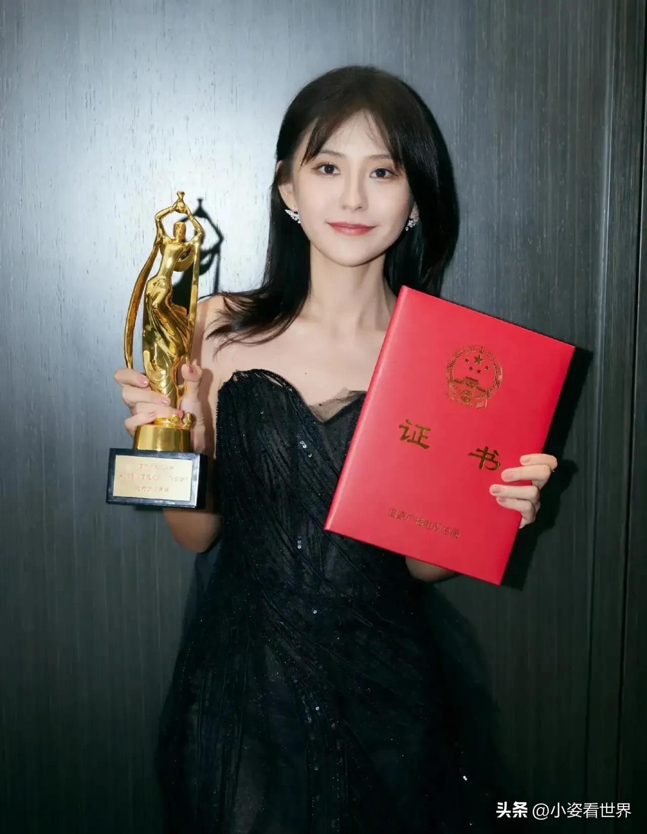 楊紫懷孕，演藝圈的喜事與粉絲的祝福，楊紫懷孕喜訊引演藝圈熱議，粉絲獻(xiàn)上滿滿祝福