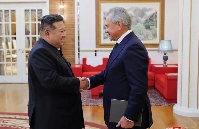 全球最新軍事新聞完整版視頻，深度解析軍事動態(tài)，掌握全球軍情熱點，全球軍事新聞深度解析，最新動態(tài)與熱點一覽視頻