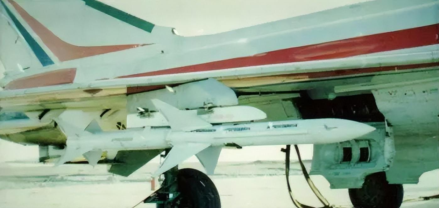 殲8戰(zhàn)斗機，中國空軍的重要里程碑，殲8戰(zhàn)斗機，中國空軍的重要里程碑事件
