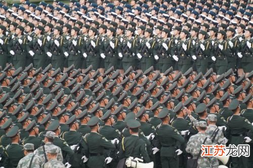震撼心靈——觀2019年國慶閱兵有感，心靈震撼，觀國慶閱兵有感，致敬祖國的力量與榮耀
