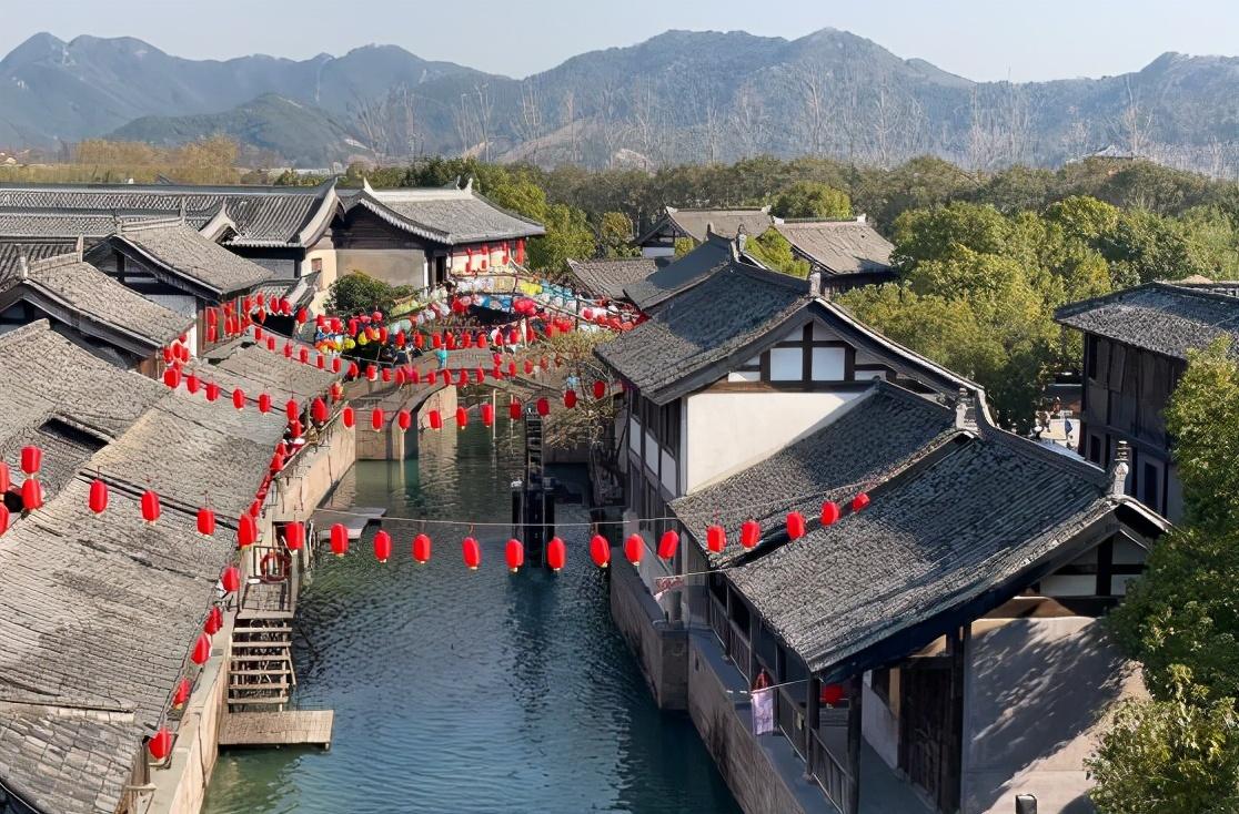 劇組生活背后的挑戰(zhàn)，每天面對混亂與各種睡眠狀態(tài)，劇組生活的挑戰(zhàn)，混亂與多樣睡眠狀態(tài)背后的故事