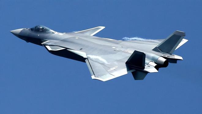 中國殲-17戰(zhàn)斗機，空中力量的嶄新篇章，中國殲-17戰(zhàn)斗機，空中力量的新星篇章