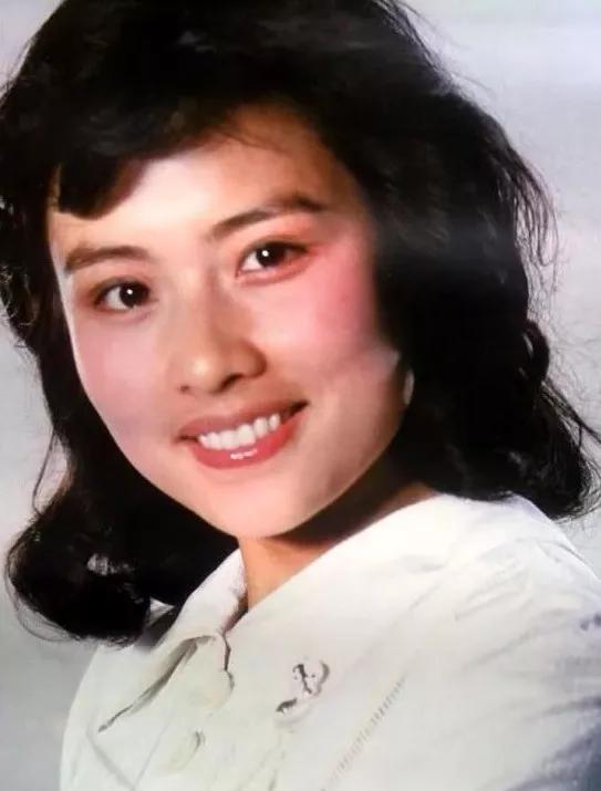中國最美100名女明星，璀璨星光，閃耀娛樂圈，中國最美女明星璀璨閃耀娛樂圈的星光榜單（TOP 100）