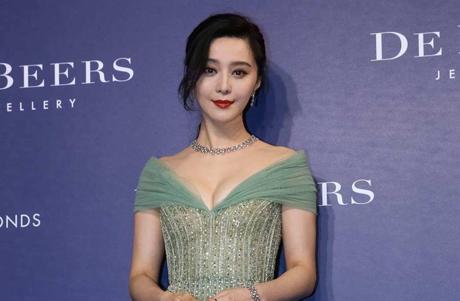 女演員嘉玲，星光璀璨，無限可能，嘉玲，星光璀璨的女演員，展現(xiàn)無限可能