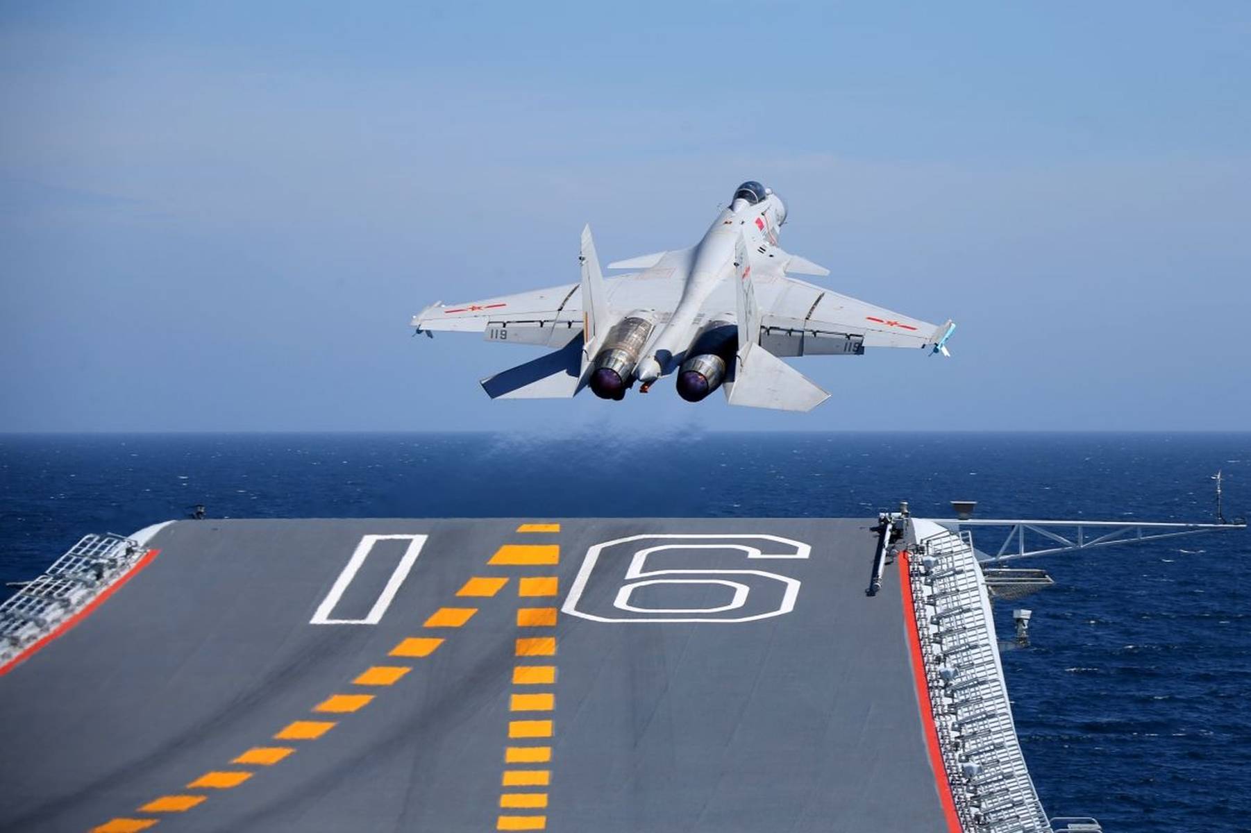 殲-15艦載機(jī)圖片，探索中國(guó)海軍航空兵的力量象征，殲-15艦載機(jī)圖片，中國(guó)海軍航空兵的力量象征探索