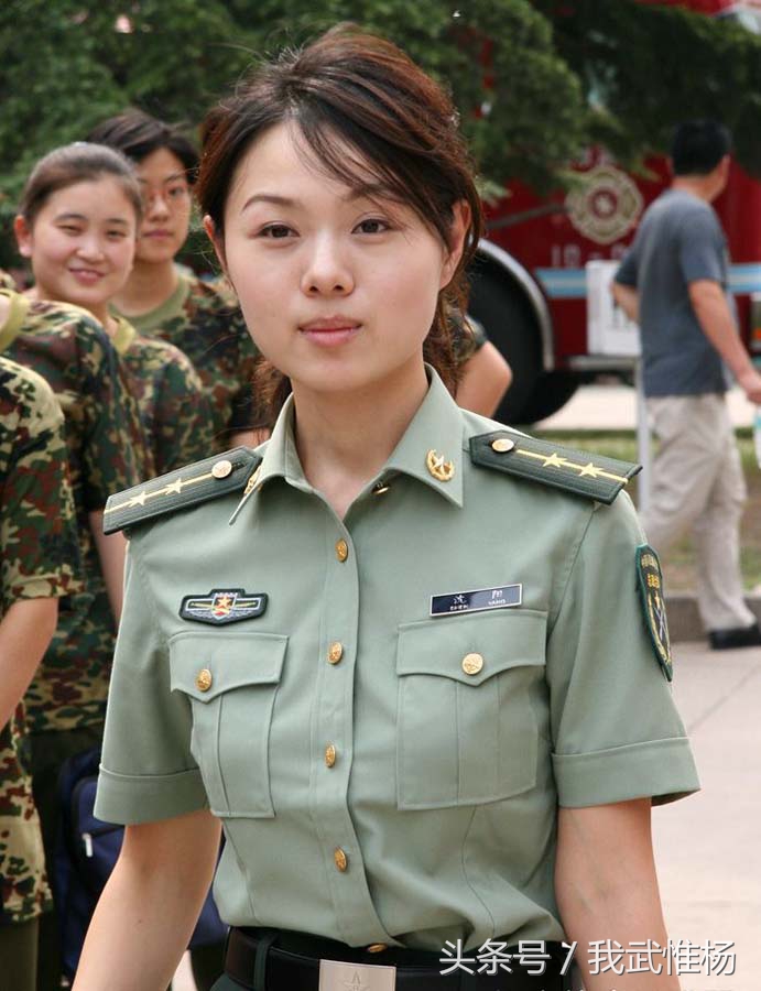 女兵的訓(xùn)練與挑戰(zhàn)，一般人能否承受？，女兵訓(xùn)練的艱辛與挑戰(zhàn)，普通人能否承受？