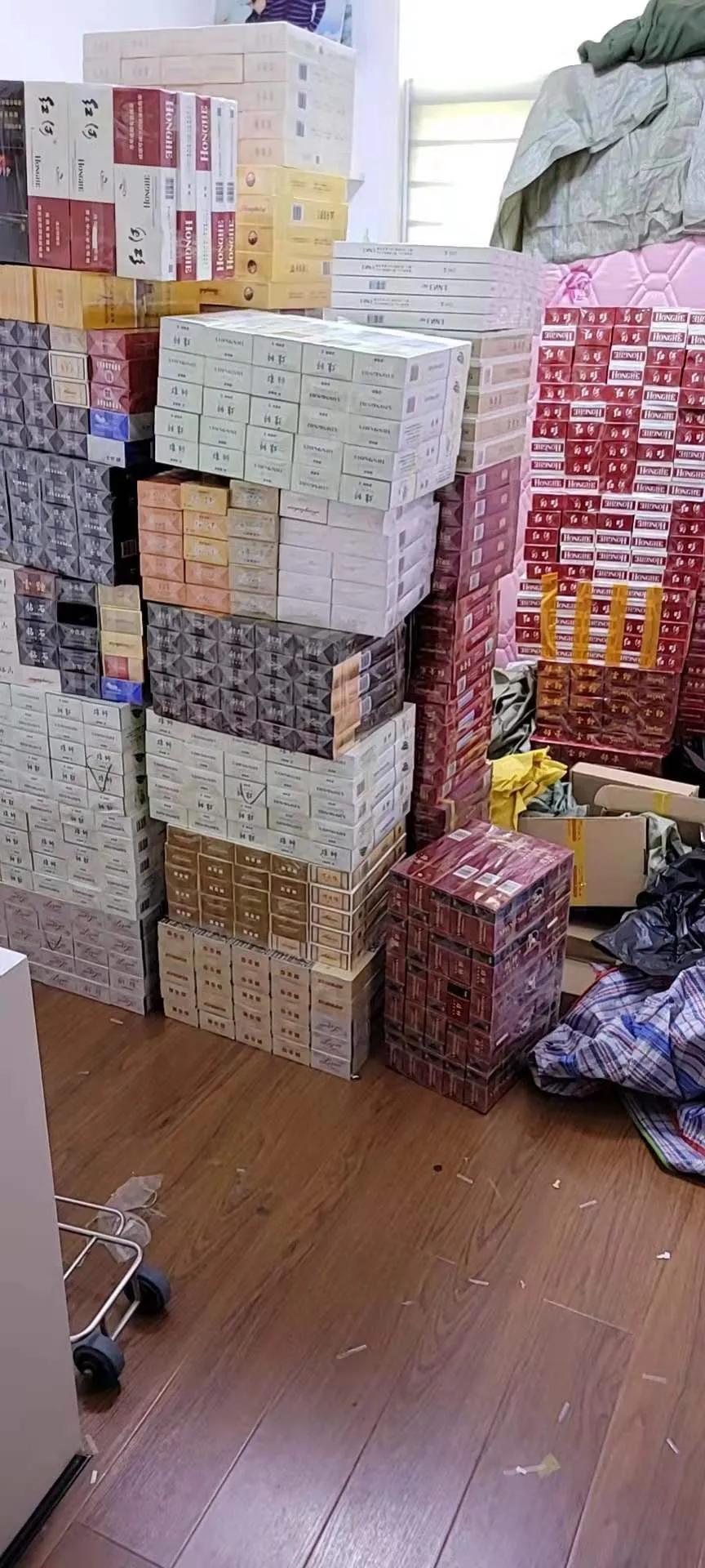 探索關(guān)鍵詞背后的故事，一個上面吃一個下的圖片世界，揭秘關(guān)鍵詞背后的故事，上下交錯圖片世界的探索之旅