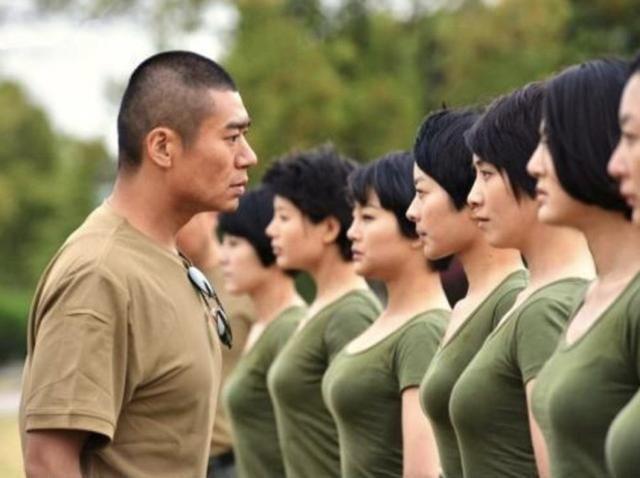 女兵在部隊(duì)發(fā)內(nèi)衣嗎，深度解析與探討，女兵在部隊(duì)內(nèi)衣發(fā)放制度，深度解析與探討