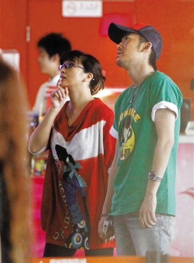 江珊與張博的絕美結(jié)婚照，愛(ài)情與幸福的見(jiàn)證，江珊與張博的絕美結(jié)婚照，愛(ài)情與幸福的甜蜜見(jiàn)證