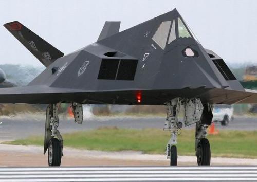 揭秘F-117隱身戰(zhàn)斗機，空中霸主的無影魅力，F(xiàn)-117隱身戰(zhàn)斗機，空中霸主的無影魅力揭秘