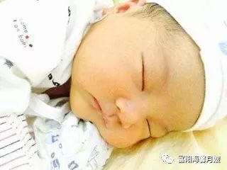 母乳性黃疸的三大特征及其識別與處理，母乳性黃疸的三大特征、識別與處理方法