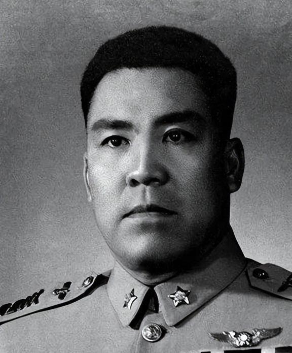 中國(guó)空軍總司令，職責(zé)與擔(dān)當(dāng)，中國(guó)空軍總司令，職責(zé)與重任擔(dān)當(dāng)