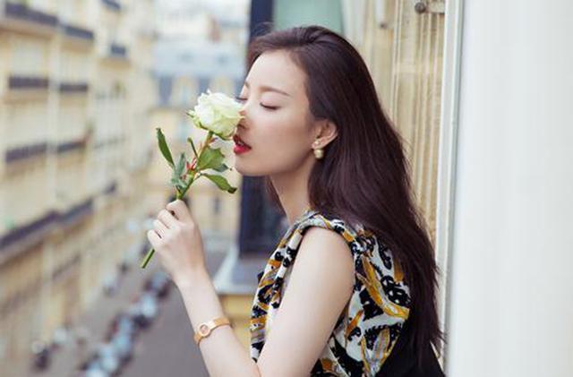 倪妮被兩大佬夾傷事件深度解析，倪妮遭遇兩大佬夾傷事件深度剖析