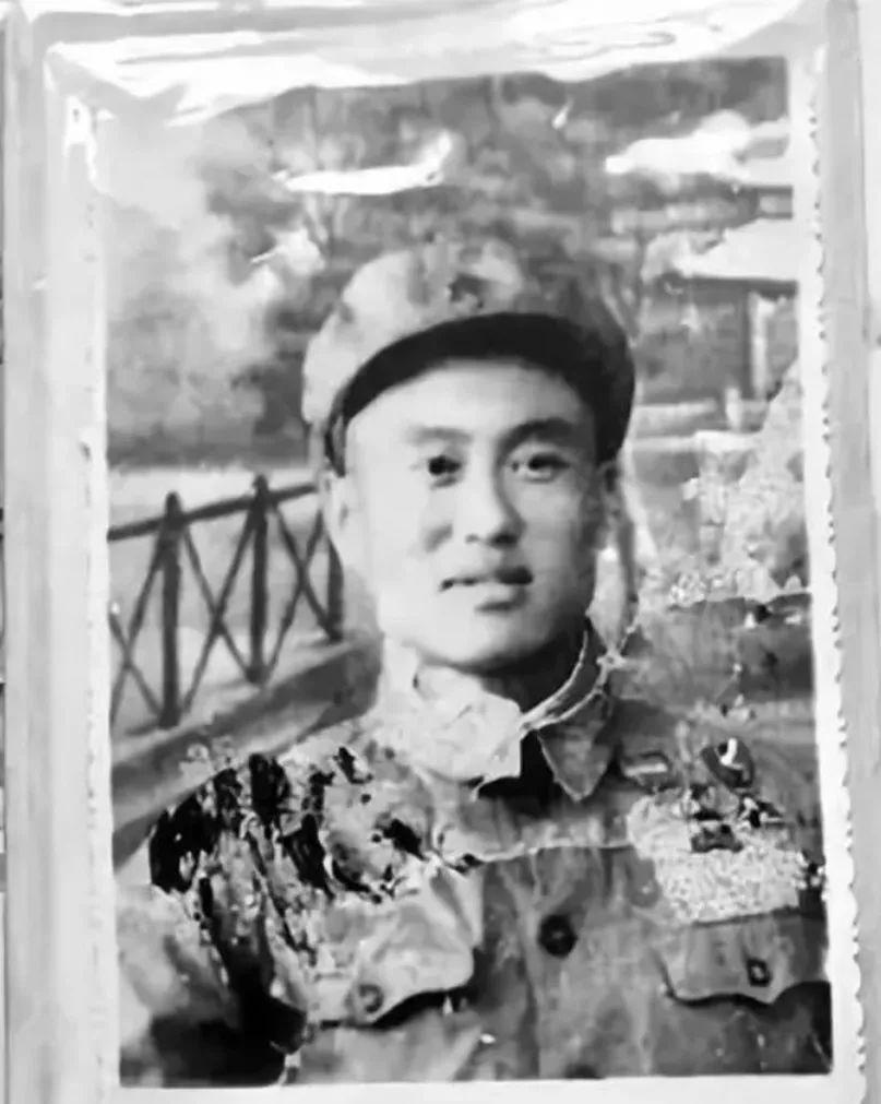 張富清，一位英雄的人生軌跡與崇高精神，張富清，英雄的人生軌跡與崇高精神贊歌