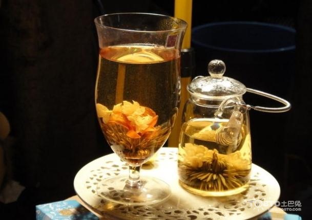 菊花枸杞茶，功效與作用的深度解析，菊花枸杞茶，功效與作用的全面解析