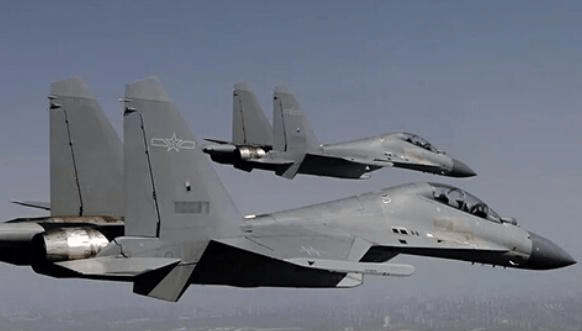 殲-16與蘇-35，兩大頂尖戰(zhàn)斗機(jī)的優(yōu)勢(shì)對(duì)比，殲-16與蘇-35頂尖戰(zhàn)斗機(jī)優(yōu)勢(shì)對(duì)比