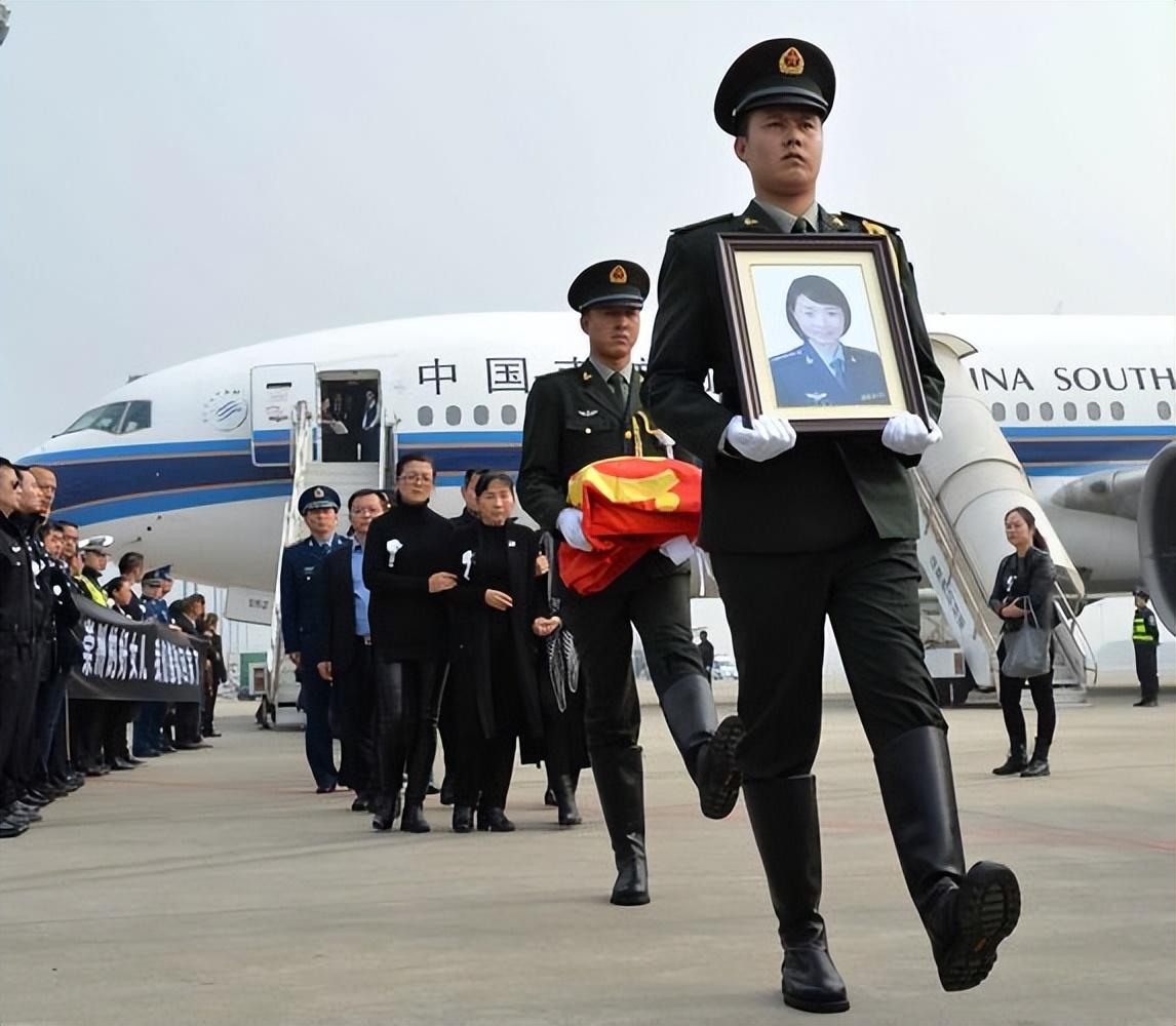 殲-10戰(zhàn)斗機，揭秘中國空軍的主力三代戰(zhàn)機，揭秘中國空軍主力戰(zhàn)機殲-10戰(zhàn)斗機的風采