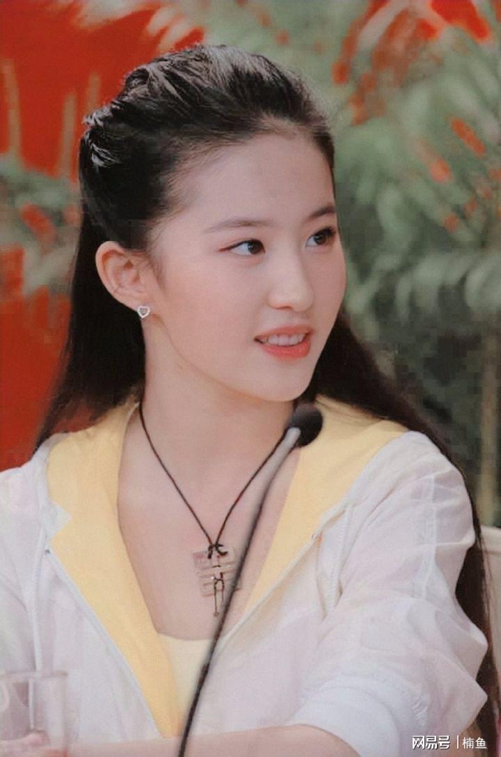 揭秘劉亦菲不為人知的幕后故事，圈里人都知道的內(nèi)幕真相，揭秘劉亦菲幕后真相，不為人知的圈內(nèi)內(nèi)幕