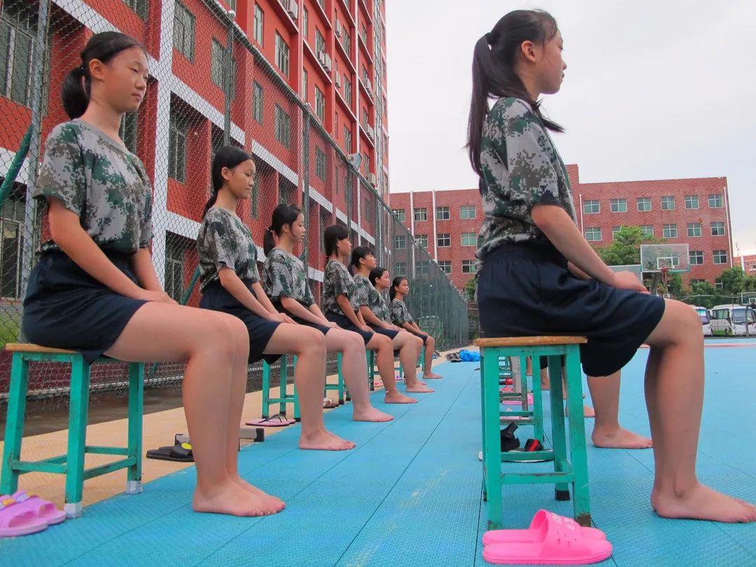 軍事夏令營哪家好，全面解析與選擇指南，軍事夏令營全面解析與選擇指南，哪家更好？