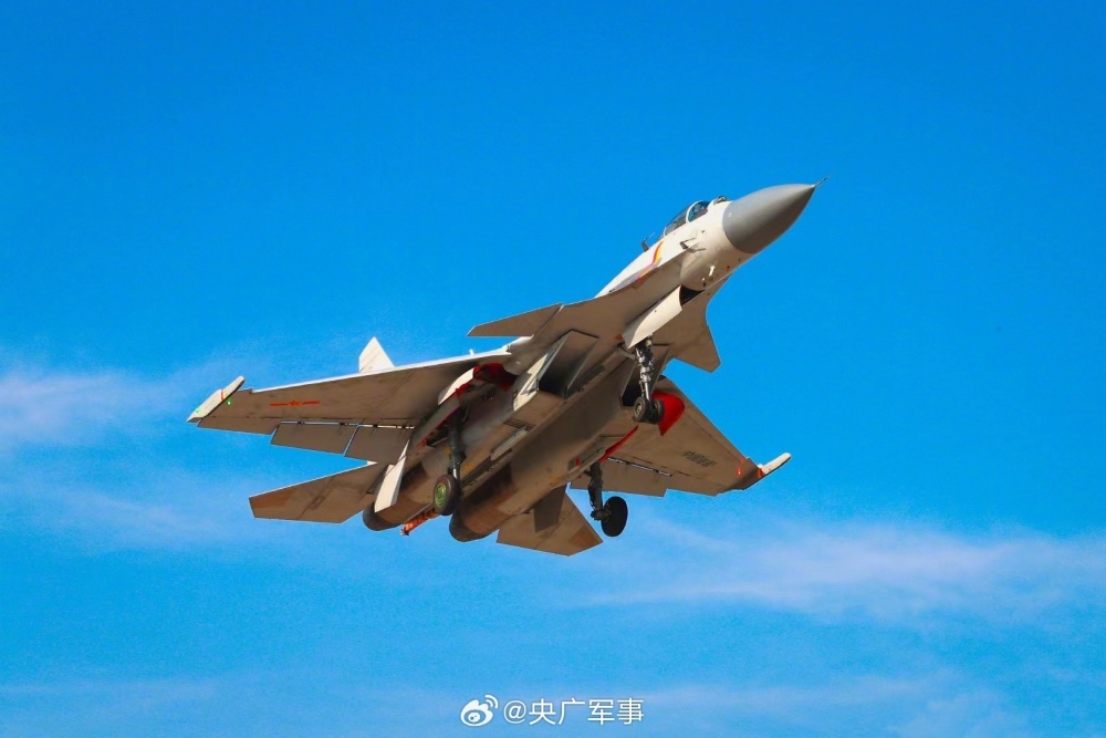 殲-14戰(zhàn)機(jī)圖片，探索中國(guó)先進(jìn)戰(zhàn)斗機(jī)的卓越性能與獨(dú)特風(fēng)采，殲-14戰(zhàn)機(jī)風(fēng)采，卓越性能與獨(dú)特魅力的探索之旅