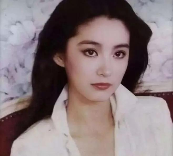 香港女演員全部名單表圖片，璀璨星輝的歷程與風采展示，香港女演員璀璨星輝的歷程與風采展示，全部名單表圖片呈現(xiàn)