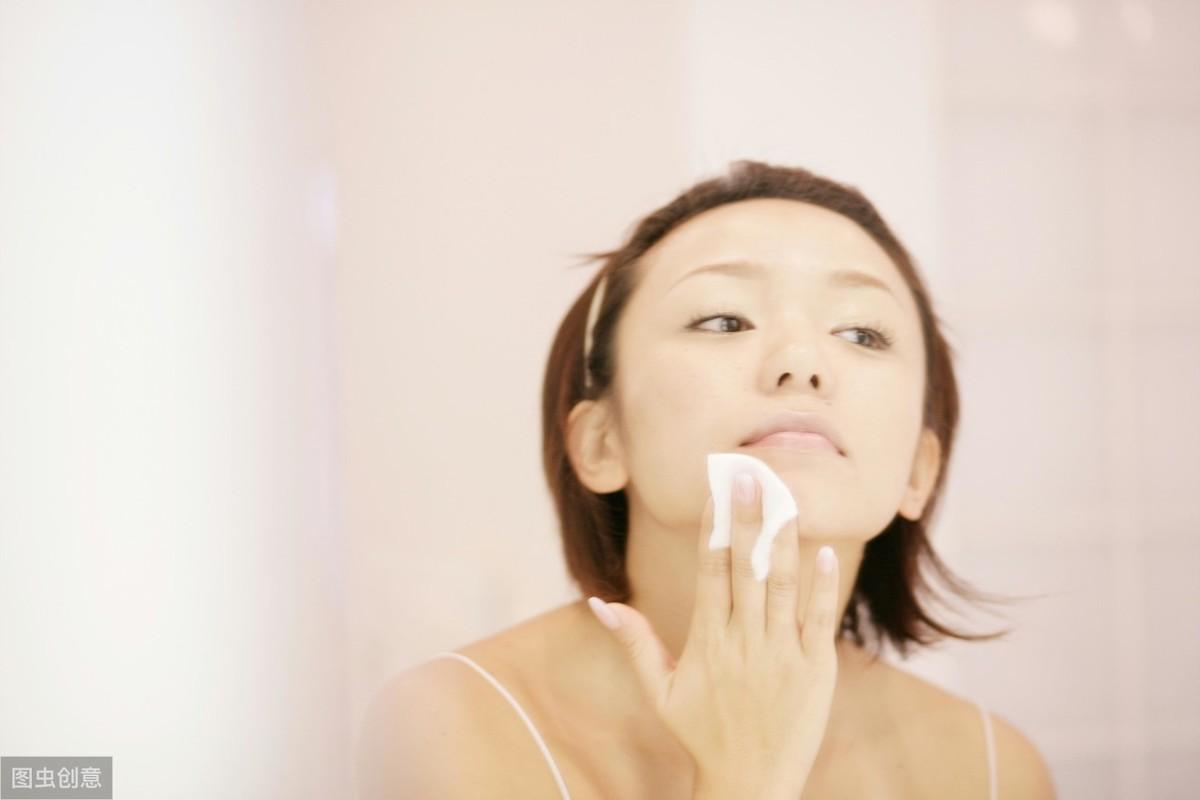 臉上長斑怎么內(nèi)調(diào)效果好，全方位調(diào)整生活習(xí)慣與飲食策略，全方位調(diào)整生活習(xí)慣與飲食策略，有效內(nèi)調(diào)臉部斑點(diǎn)問題
