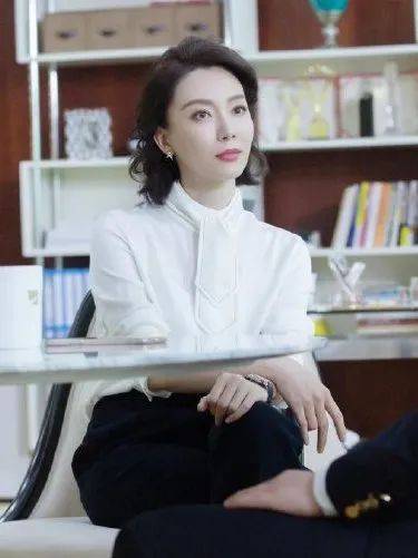 陳數(shù)姐弟戀電視劇，打破傳統(tǒng)框架，展現(xiàn)現(xiàn)代情感魅力，陳數(shù)姐弟戀電視劇，現(xiàn)代情感魅力的破框之作