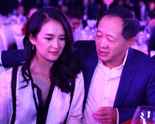 中國(guó)娛樂圈的真相，深度探究其背后的復(fù)雜性，中國(guó)娛樂圈背后的真相深度揭秘，探究復(fù)雜性與真相的交織