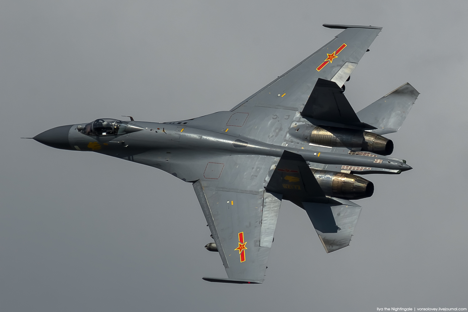 殲-11是重型戰(zhàn)斗機嗎？解析其定位與特點，殲-11，重型戰(zhàn)斗機的定位與特點解析