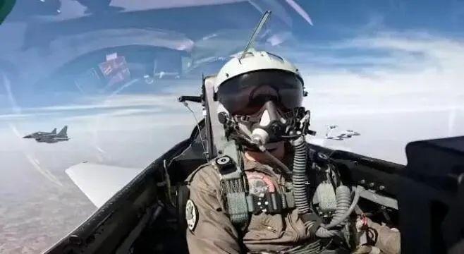 殲-10CE戰(zhàn)斗機，中國航空工業(yè)的驕傲，殲-10CE戰(zhàn)斗機，中國航空工業(yè)的輝煌驕傲
