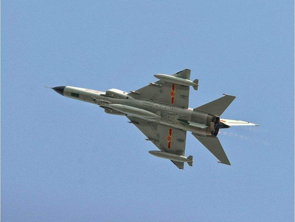 殲-10戰(zhàn)斗機參數(shù)簡介，殲-10戰(zhàn)斗機性能參數(shù)詳解