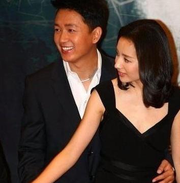 董潔婚姻揭秘，她與誰共筑愛巢？，董潔婚姻內(nèi)幕揭秘，她與誰共同筑建愛巢？