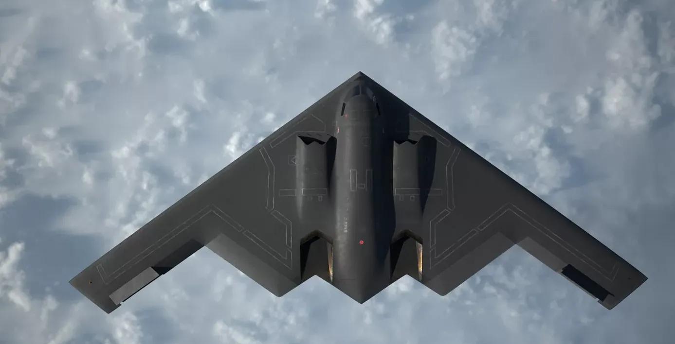 轟-20已經(jīng)秘密服役，深度探討中國新一代戰(zhàn)略轟炸機(jī)的發(fā)展，中國新一代戰(zhàn)略轟炸機(jī)轟-20秘密服役，深度解析其發(fā)展歷程