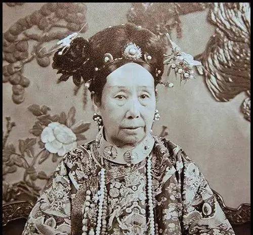 揭秘劉伯溫一肖中一肖的真實(shí)身份與歷史背景，劉伯溫一肖中一肖的真實(shí)身份與歷史背景揭秘