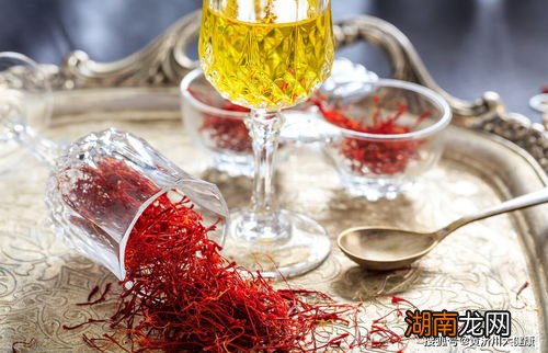 男人喝藏紅花能提高性功能嗎，探究與解析，藏紅花對男性性功能的影響探究與解析