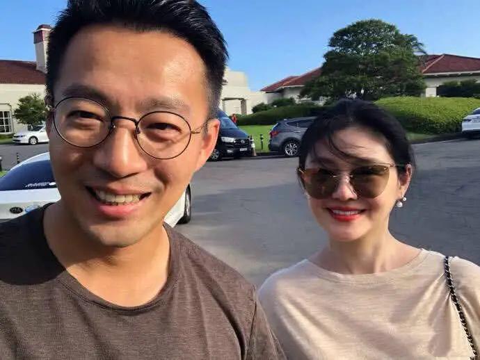 娛樂圈近期八卦熱議不斷，各大媒體和社交平臺紛紛掀起熱議。本文將為您帶來最新的娛樂圈八卦新聞，讓您一探究竟。，娛樂圈最新八卦熱議，揭秘熱議中心的真相