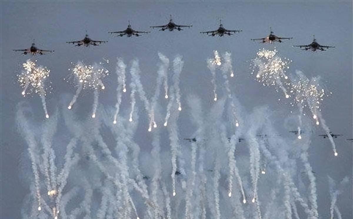 海峽軍事新聞網，聚焦軍事動態(tài)，傳遞權威信息，海峽軍事新聞網聚焦軍事動態(tài)，權威信息速遞