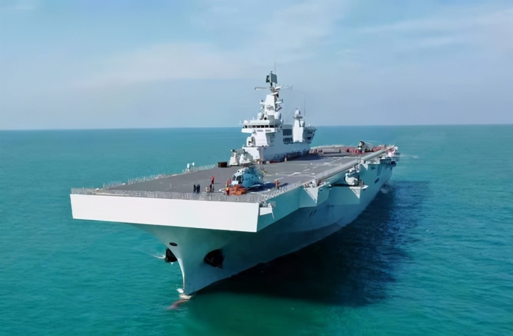 揭秘中國海軍的驕傲，075型兩棲攻擊艦排水量解析，揭秘中國海軍的驕傲，075型兩棲攻擊艦排水量深度解析